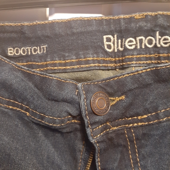 Bootcut Mid Rise Jeans - Picture 3 of 5